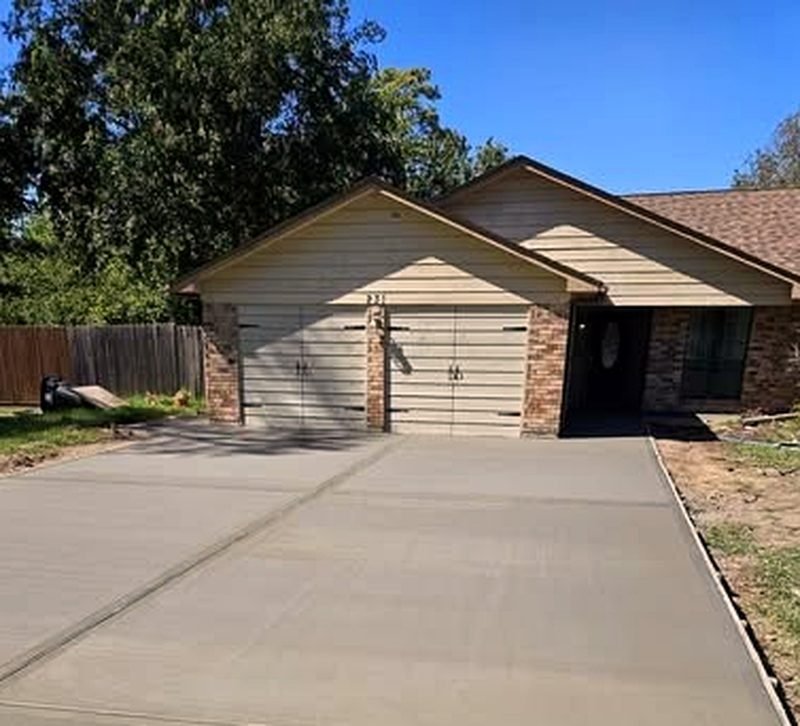 Construction — Concrete driveway replacement, photo 1 of 4